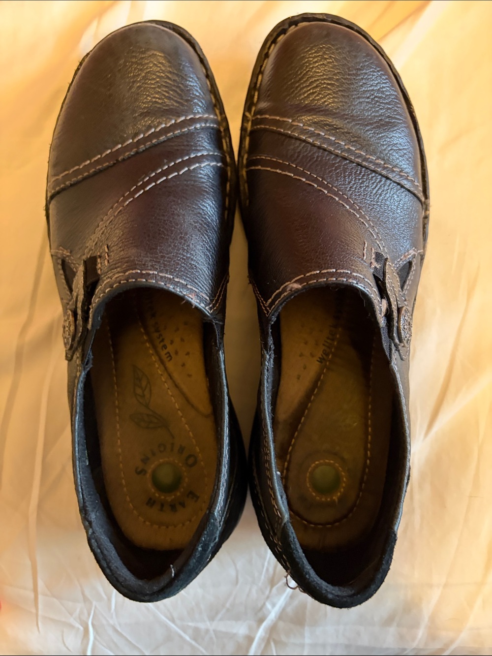 Earth Origins Black Leather Slip-On Women's Dress Shoes - Picture 6 of 7